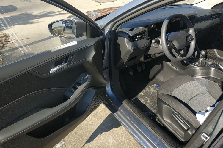 荣威i5 2026款 1.5L 手动舒享版中控内饰20