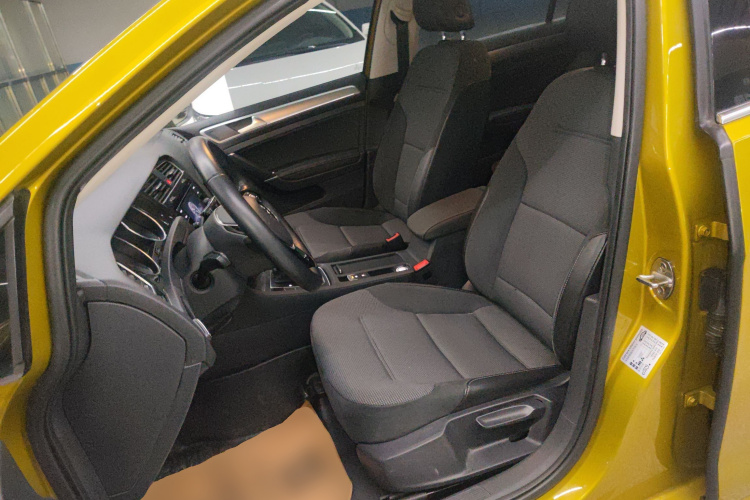 大众 高尔夫 2018款 1.6L 自动舒适型中控内饰19