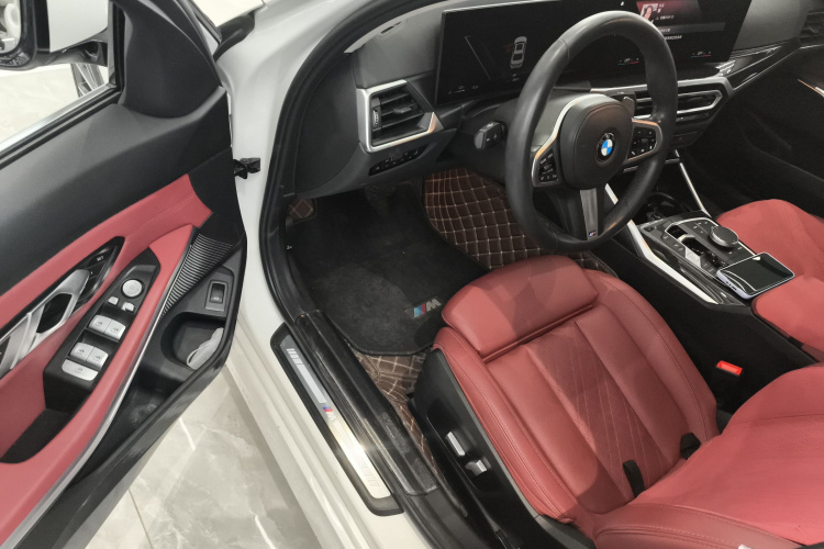 宝马3系 2023款 325Li M运动套装中控内饰7003