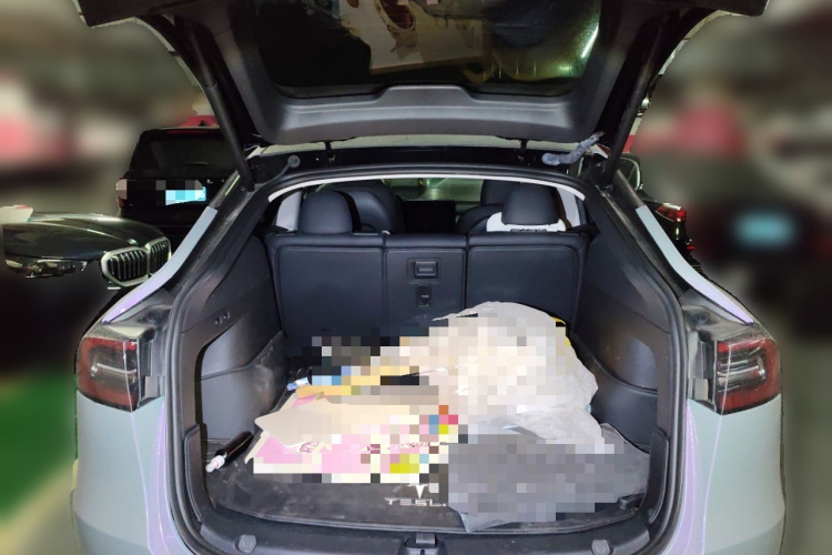 特斯拉 Model Y 2022款 改款 后轮驱动版中控内饰23