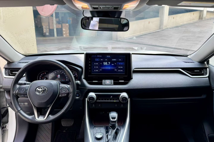 丰田 RAV4荣放 2020款 2.0L CVT四驱尊贵版车身外观6010