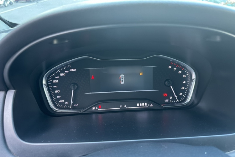 上汽大通MAXUS 大通G20 2021款 PLUS 2.0T 汽油自动尊雅版局部细节14