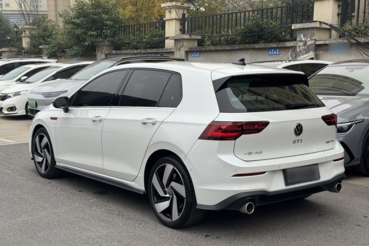 大众 高尔夫GTI 2023款 380TSI DSG GTI车身外观6002