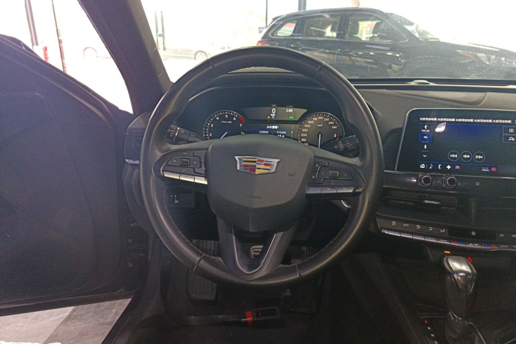 凯迪拉克CT4 2020款 28T 时尚型中控内饰13