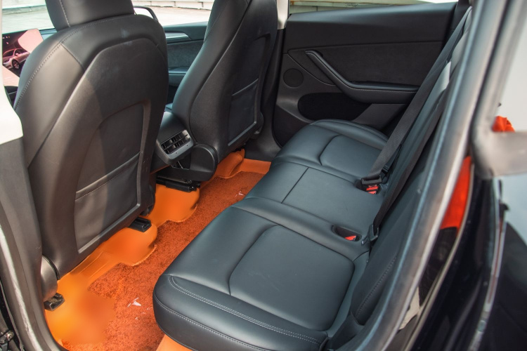 特斯拉 Model Y 2022款 改款 后轮驱动版中控内饰7007