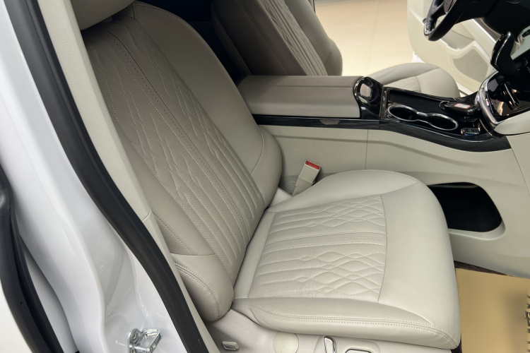 别克GL8 2023款 陆上公务舱 舒适型中控内饰7012