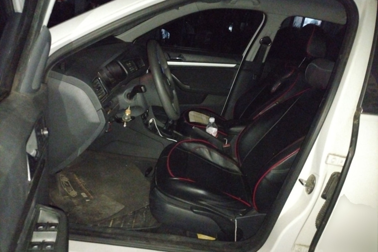 大众 朗逸 2015款 1.6L 手动风尚版中控内饰19