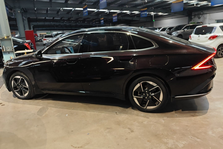 五菱汽车 五菱星光 2023款 150 进阶版车身外观4