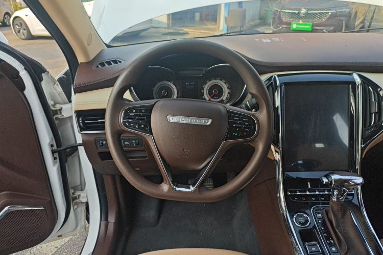 猎豹汽车 猎豹CS9 2017款 1.5L CVT舒适型中控内饰13