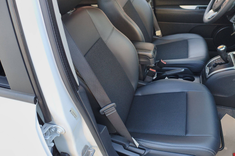 Jeep 指南者(进口) 2014款 改款 2.4L 四驱舒适版局部细节41