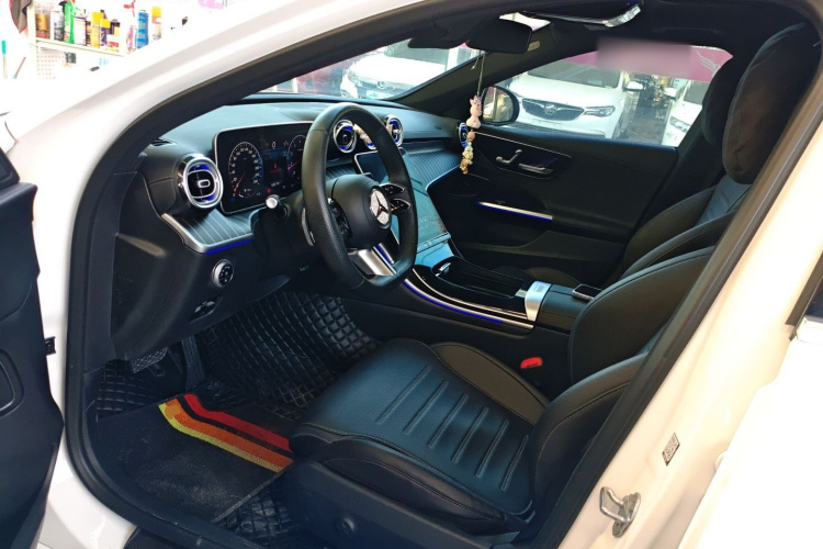 奔驰C级 2023款 改款 C 260 L 运动版中控内饰19