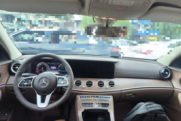 奔驰E级 2019款 E 260 L中控内饰7002