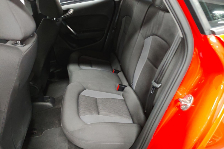 奥迪A1 2016款 30 TFSI Sportback Design风尚版中控内饰21