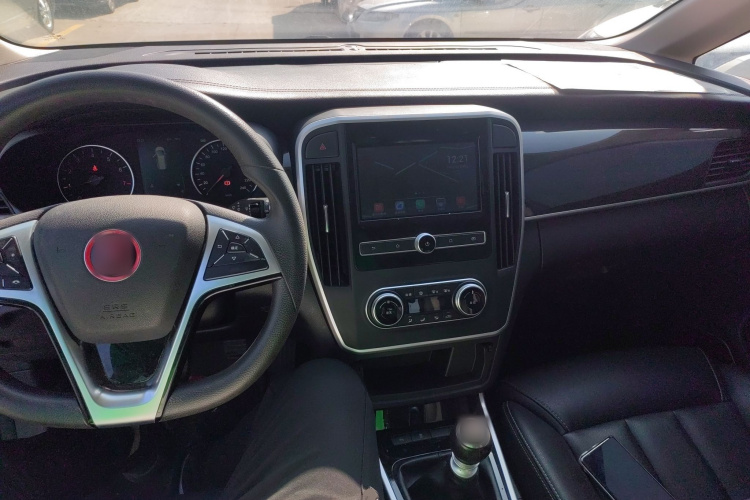 比亚迪 宋MAX 2017款 1.5T 手动智联豪华型 7座中控内饰12