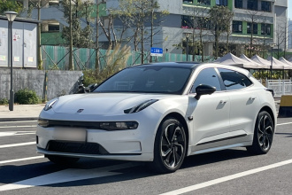 极氪001 2022款 长续航双电机 WE版