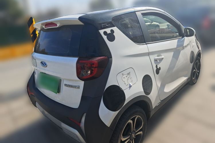 奇瑞 小蚂蚁 2021款 20万蚁粉款 朝气版 磷酸铁锂 301km车身外观7