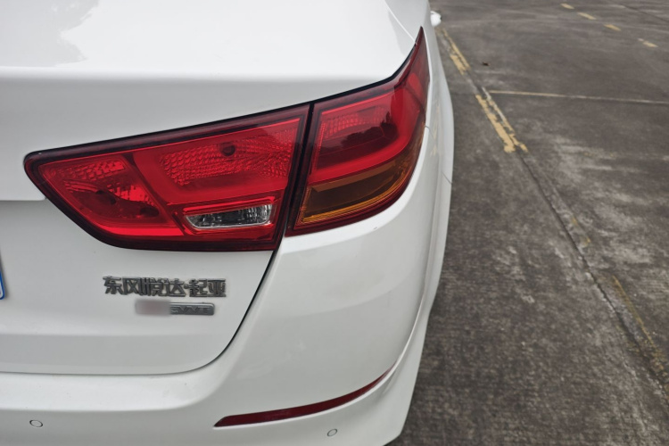 起亚K5 2014款 2.0L 自动LUXURY车身外观9