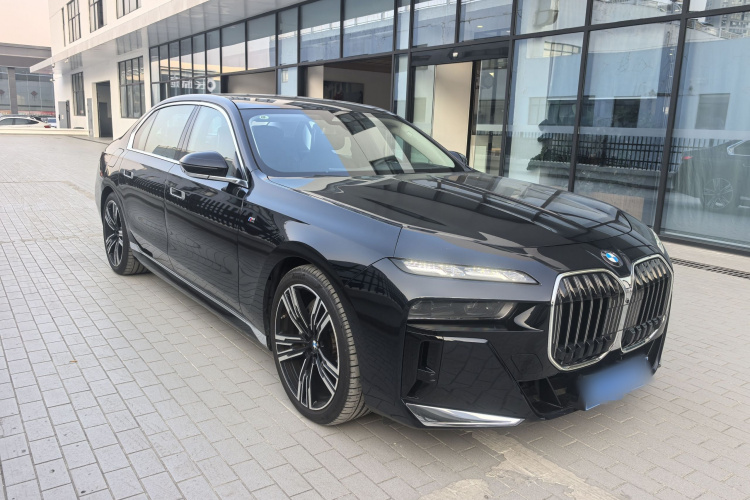 宝马7系 2023款 740Li 领先型 M运动套装车身外观6002