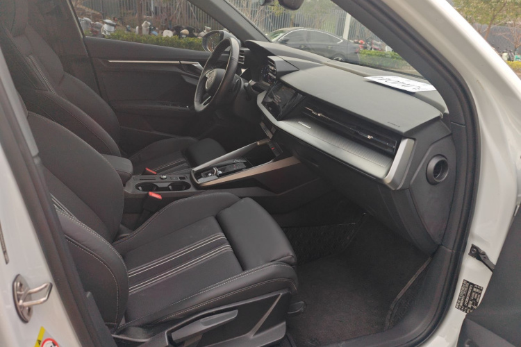 奥迪A3 2023款 改款 Sportback 35 TFSI 时尚运动型中控内饰7007