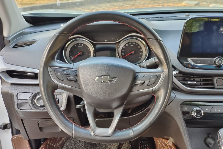 雪佛兰 沃兰多 2018款 Redline 530T 自动纵享版（5+2款） 国V中控内饰7010