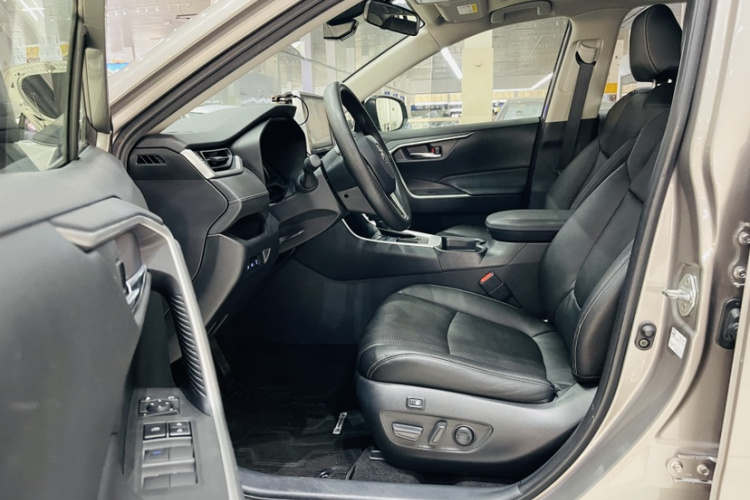 丰田 RAV4荣放 2020款 2.0L CVT两驱风尚版中控内饰7008