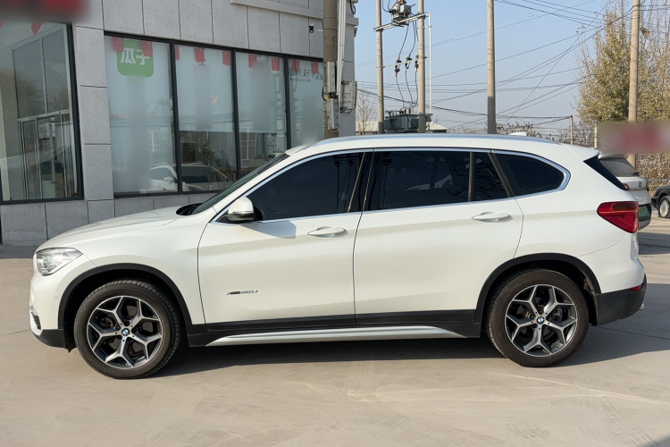 宝马X1 2016款 xDrive20Li 豪华型车身外观6006