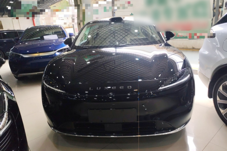 鸿蒙智行 智界R7 2024款 纯电 802km Max车身外观2