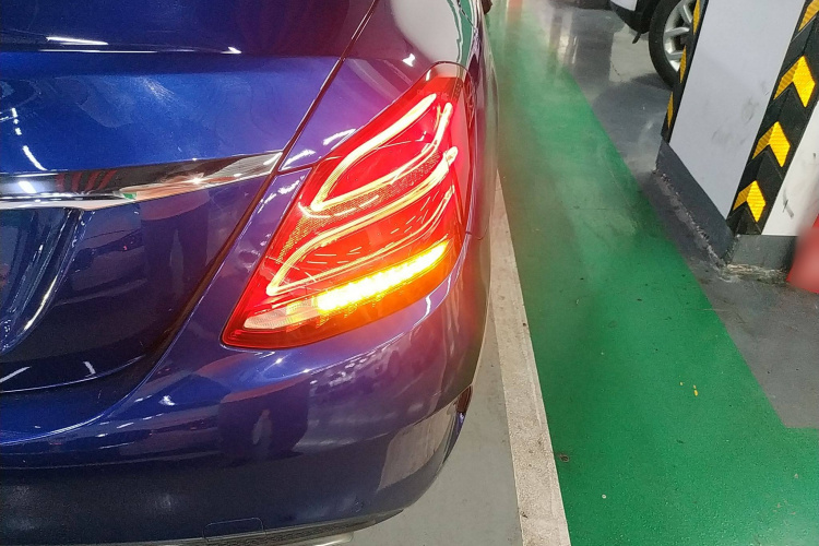 奔驰C级 2018款 C 180 L 时尚型运动版车身外观6006