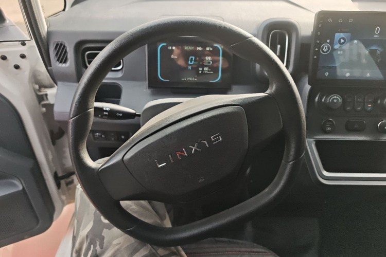 予风汽车 予风黄金仓 2025款 客车版 带慢充中控内饰13