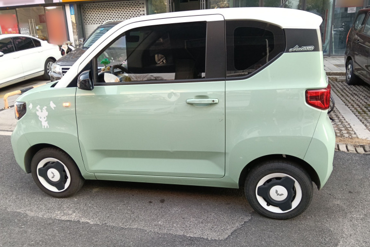 五菱汽车 宏光MINIEV 2021款 马卡龙臻享款 磷酸铁锂车身外观4