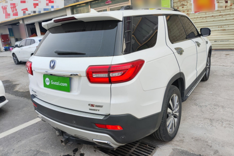 长安CS95 2017款 2.0T 四驱智驭版车身外观7