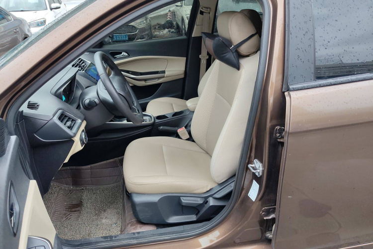 福特 福睿斯 2015款 1.5L 自动舒适型中控内饰19