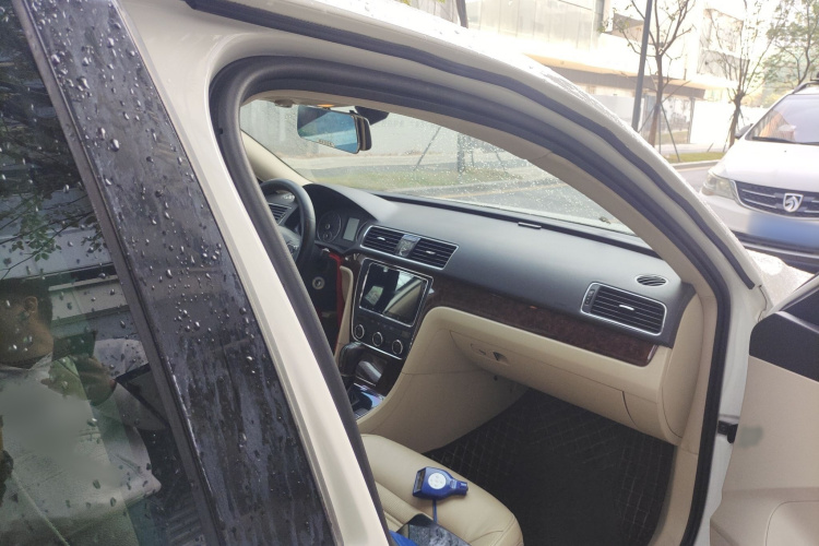 大众 帕萨特 2011款 2.0TSI DSG御尊版局部细节9005