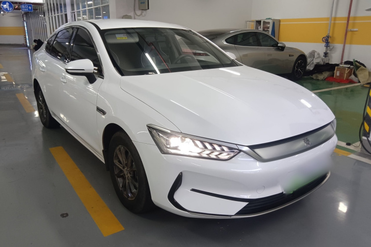比亚迪 秦PLUS 2021款 EV 420KM 出行版车身外观3