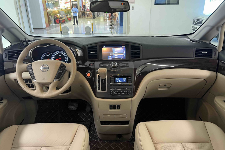 日产 贵士 2013款 3.5L SL中控内饰7010