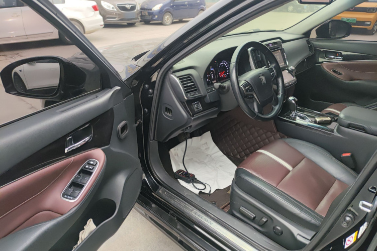 丰田 皇冠 2017款 2.0T 运动版中控内饰20