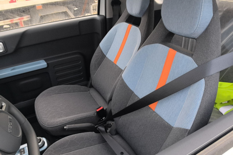 吉利银河 2024款 熊猫mini 200km 耐力熊中控内饰7001