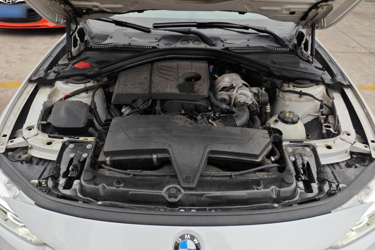 宝马3系 2016款 316i 时尚型机舱底盘24