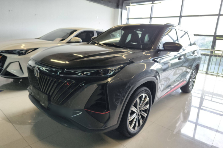 长安CS75 PLUS 2022款 第二代 1.5T 自动尊享型车身外观4