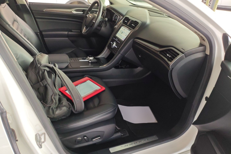 福特 蒙迪欧 2017款 EcoBoost 180 至尊型局部细节41