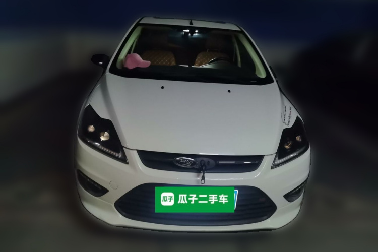 福特 福克斯 2013款 三厢经典 1.8L 手动百万纪念版车身外观2