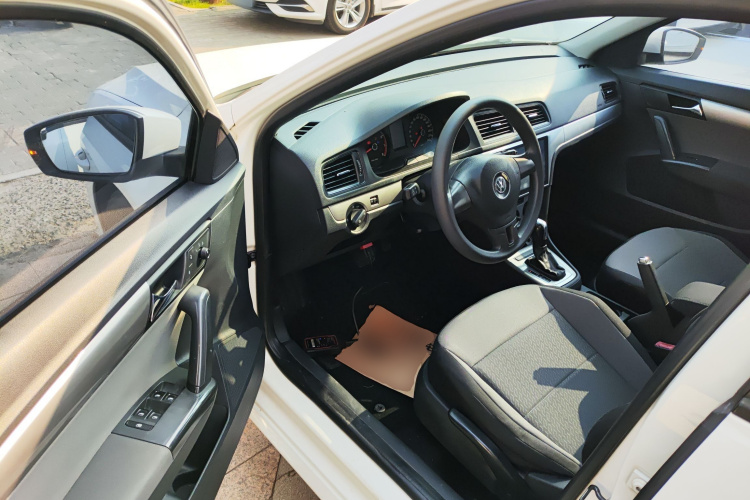 大众 朗行 2013款 1.6L 自动风尚型中控内饰20