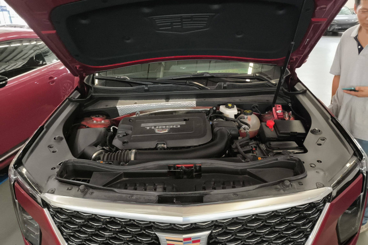 凯迪拉克XT4 2024款 28T 两驱豪华型机舱底盘24