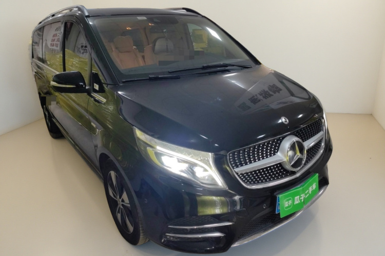 奔驰V级 2020款 V 260 L 长轴距豪华版车身外观3