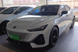 长安UNI-V 2023款 1.5T 尊贵型