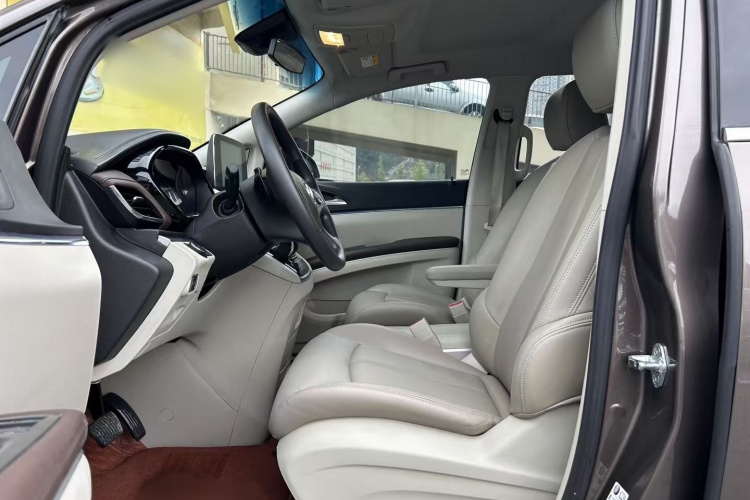 别克GL8 2023款 陆上公务舱 舒适型中控内饰7005