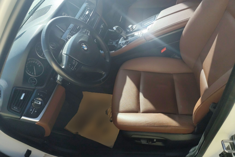 宝马5系(进口) 2014款 520i 典雅型中控内饰19