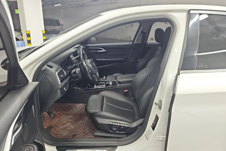 宝马1系 2018款 118i 设计套装型中控内饰19