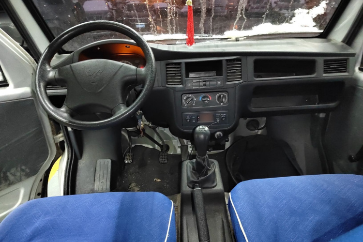 五菱汽车 五菱之光 2020款 1.2L 实用型 国VI LSI中控内饰7002