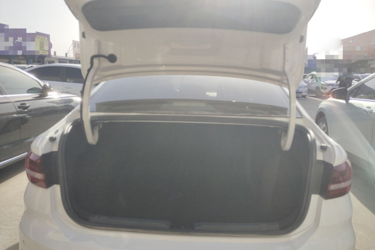 大众 朗逸 2023款 改款 1.5L 自动得逸版机舱底盘23